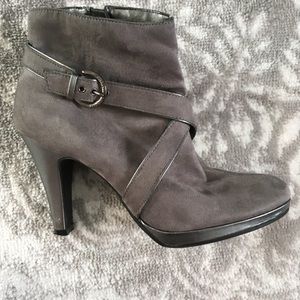 Heeled boots